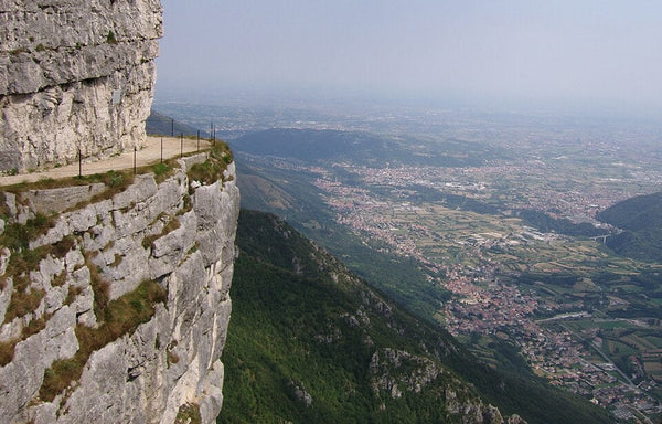 Monte Cengio: The "Salto dei Granatieri" Between History and Nature